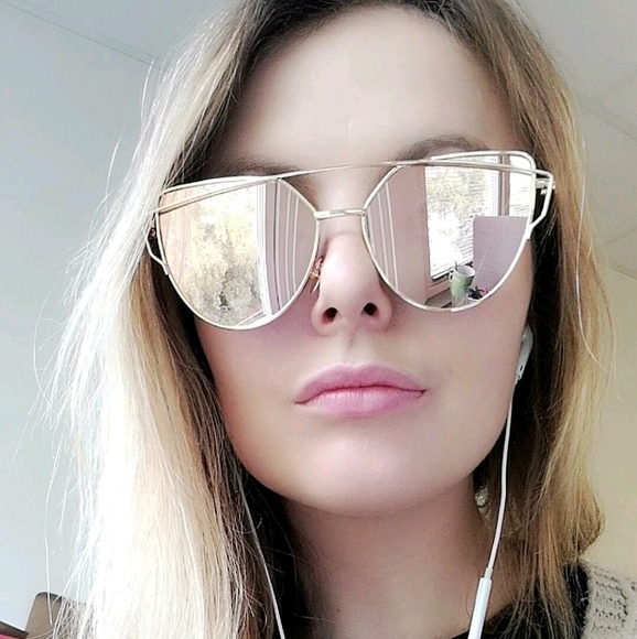 Boutique Accessories - Mirrored reflective metallic sunglasses Oversized cat eye cross brow gold frame